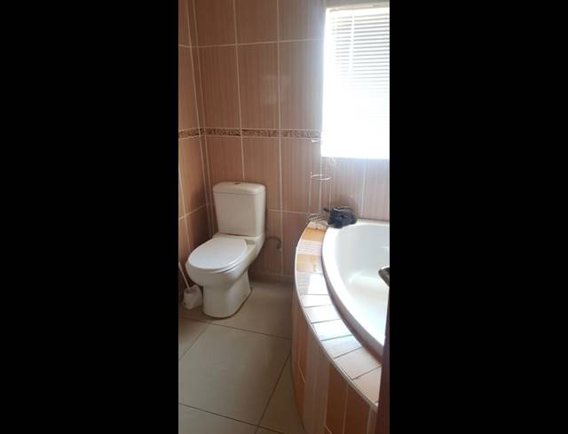 4 BEDROOM HOUSE FOR SALE IN MEYERTON EXT 6